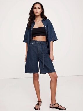Banana Republic High-Rise Denim
Bermuda Short in blue denim